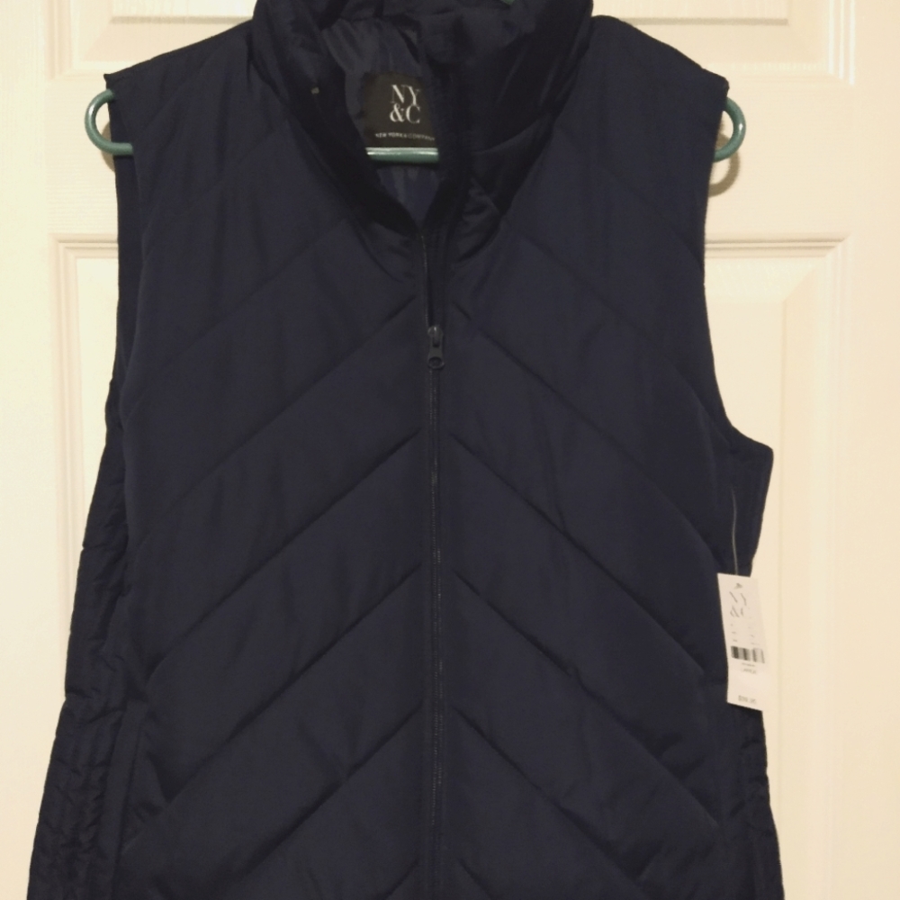 NY&Co Puffer Vest